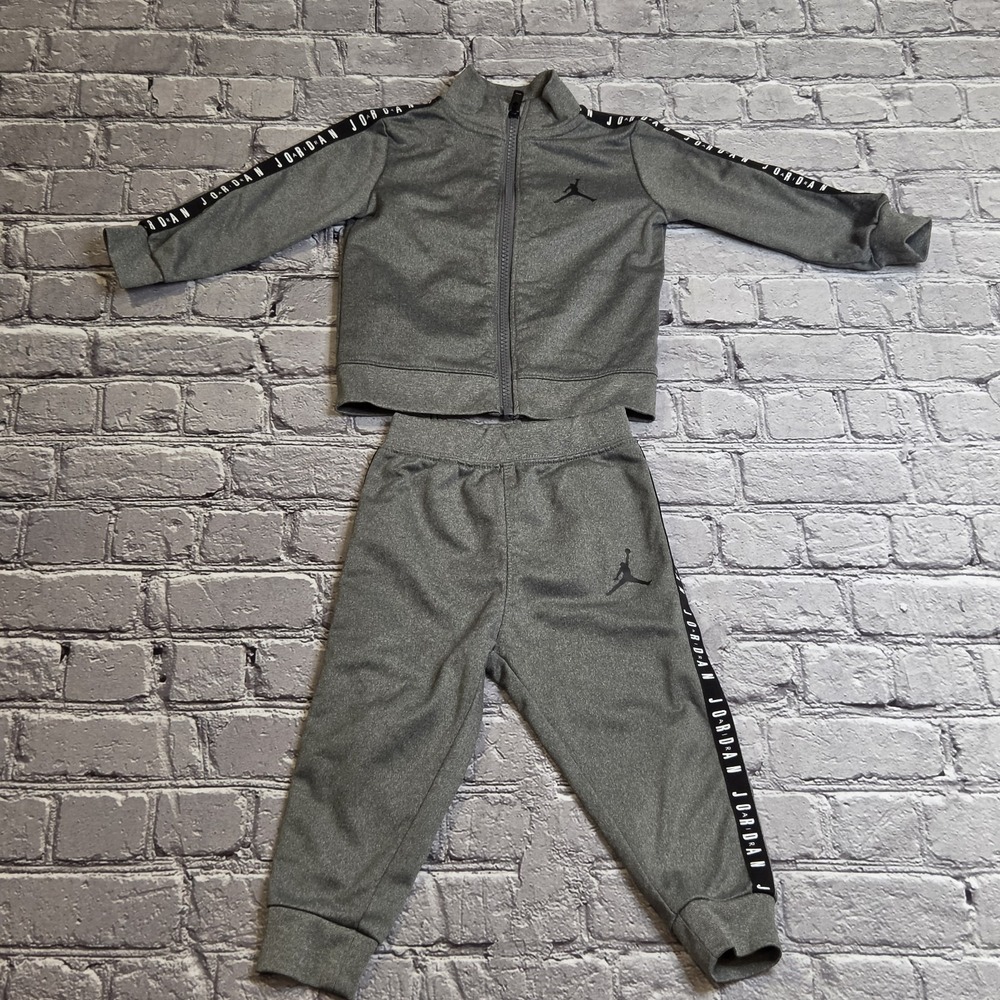 Jordan Boys 2-Piece Track Suit Set Full Zip Jacket Pants Gray/Black 18M